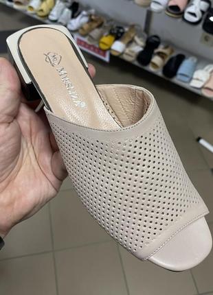 Шлепки из натуральной кожи