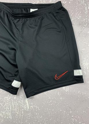 Nike dri fit спортивні футбольні чоловічі шорти nike under armour gymshark2 фото