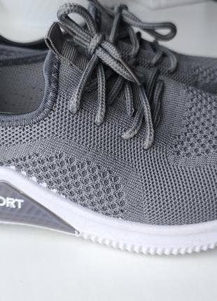 Літні тканинні кросівки сірого кольору