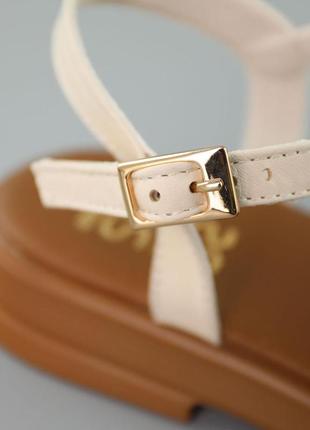 Сандалии женские классические кожаные с ремешками на коричневой подошве молочные 36 37 38 39 405 фото