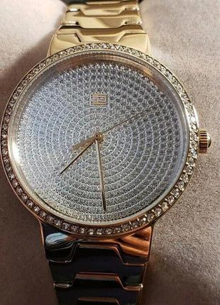Tommy hilfiger часы с 36-миллиметровым циферблатом и светло-розовым золотым браслетом4 фото
