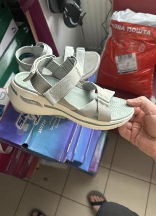 Женские босоножки skechers