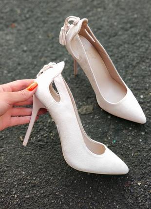 Туфлі замшеві молочні  нюдові