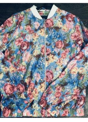 Жіночий літній бомбер