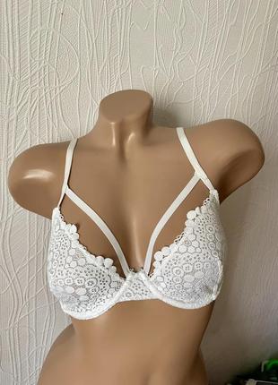 Красивый бюстгалтер hm