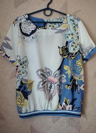 Красива блузка на манжеті.