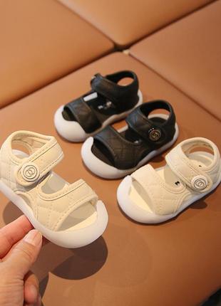 Стильные босоножки для самых маленьких детей (16)