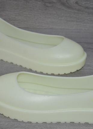 Продам чехли на взуття . зашита від дощу фирма ugg.