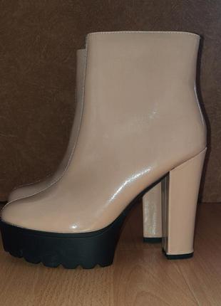 Черевики нові