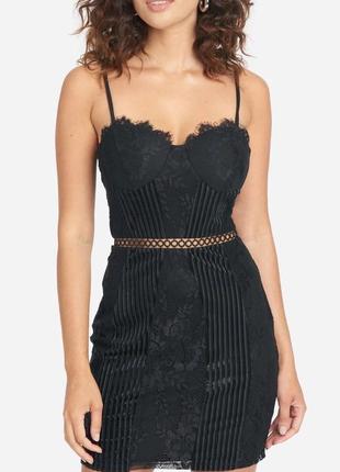 Сукня prettylittlething