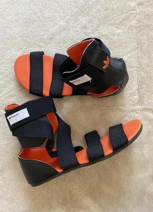 Adidas сандали