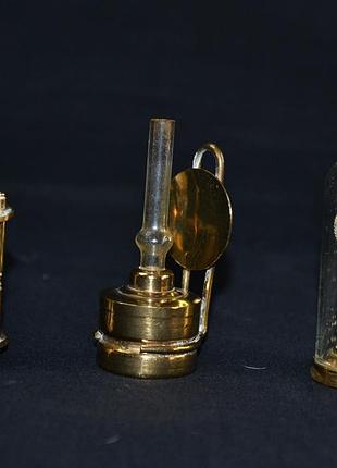 Миниатюры часы,лампа.