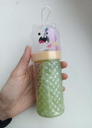 Слайм з іграшкою