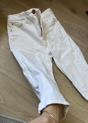 Велосипедки джинсові білі m&s жіночі класні стрейч шорти літні світлі