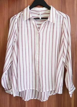 Красивая рубашка с люрексовой нитью