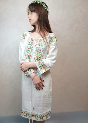 Платье вышитое "ятрань"