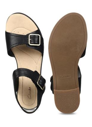 Шкіряні босоніжки clarks