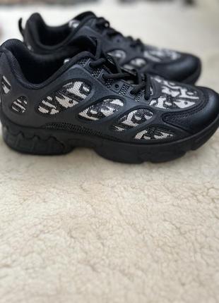 Кроссовки женские текстиль