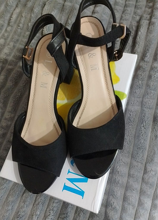 Босоножки женские