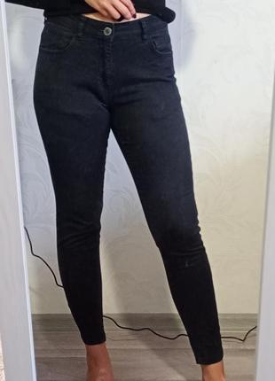 Черные джинсы