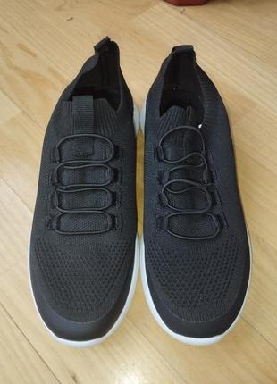 Кроссовки легкие