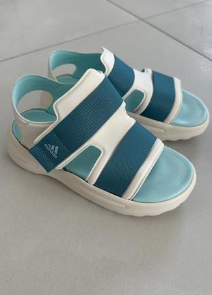 Босоніжки adidas