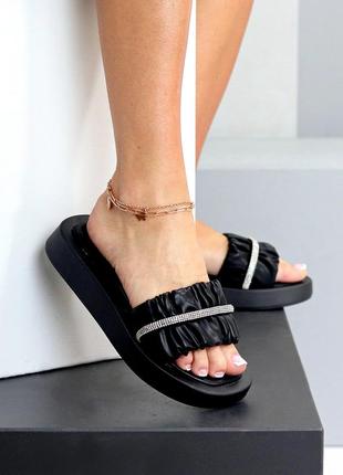 Шльопанці😍є наложний платіж