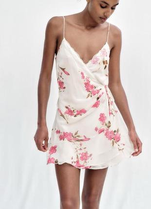 Коротка сукня з мереживом zara