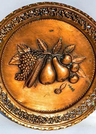 Шикарная антикварная тарелка,фруктовый натюрморт! медь. germany.