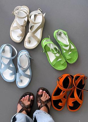 Кайфовые замшевые кожаные босоножки с отделенным пальчиком голубые зеленые оранжевые бежевые коричневые питон рептилия змея