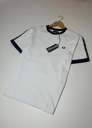 Футболка fred perry футболки фред пери на лампасах