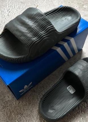 Тапки,шлепки женские от бренда adidas adilette grey five