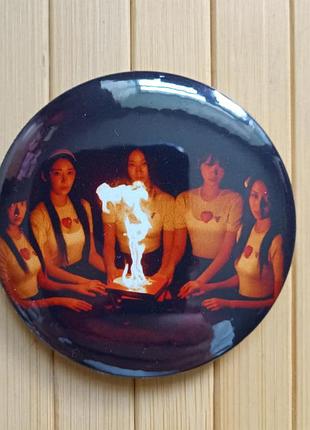 Значок ле серафім ле серафим le sserafim 5,6 см