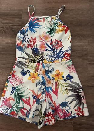 Очень красивый ромпер в цветок