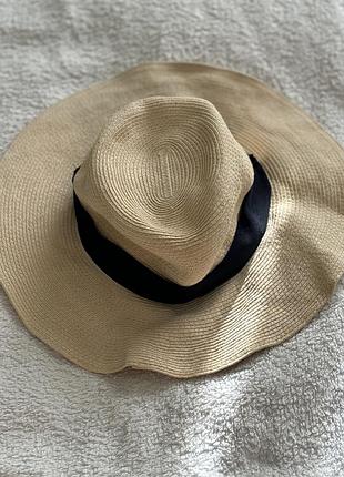 Пляжная шляпа