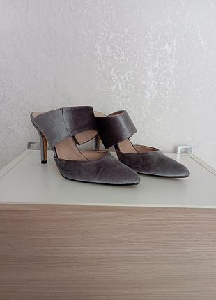 Обувь на каблуке