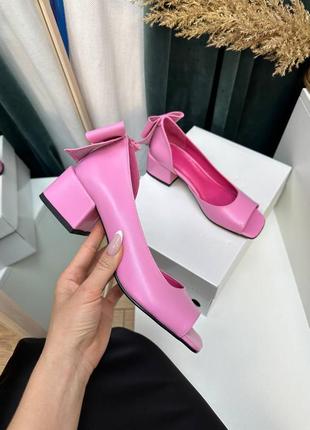 Рожеві шкіряні туфлі з відкритим носком з бантиком