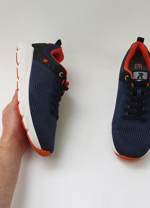 Кросівки на весну літо