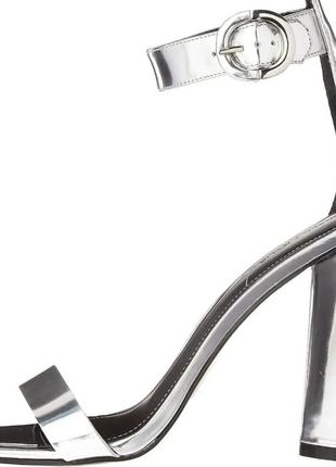 Kendall + kylie серебристые босоножки на широких каблуках5 фото
