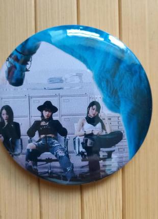 Значок ле серафім ле серафим le sserafim 5,6 см