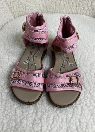 Детские босоножки