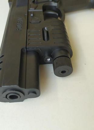 Игрушечный пистолет на пульках арт.р87н с лазерным прицелом, фонарик, размер 22*14см, см. описание10 фото
