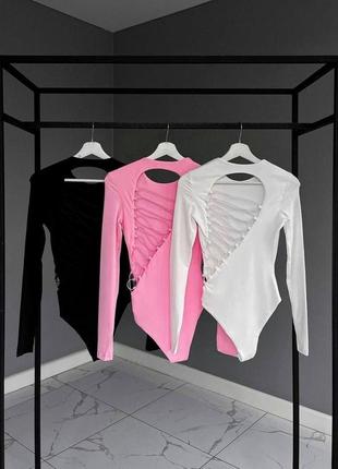 Боди с длинными рукавами облегающее с вырезом на спине кофта со шнуровкой стильное трендовое черное белое розовое