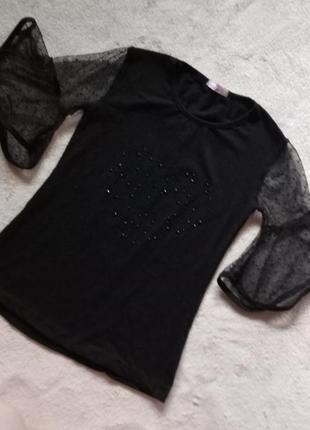 Красивая футболка с воланами