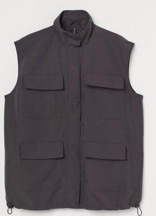 Стильная мужская жилетка на молнии divided by h&m этикетка