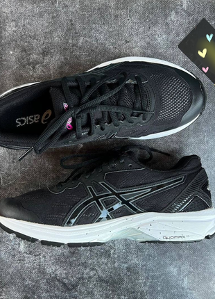 Кросівки asics gt-xuberance 23.5 37 розмір,

жіночі кросівки 23.5