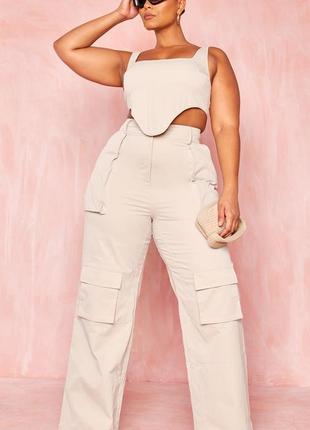 Жіночі бежеві штани карго на високій посадці прямі з карманами plus size plt