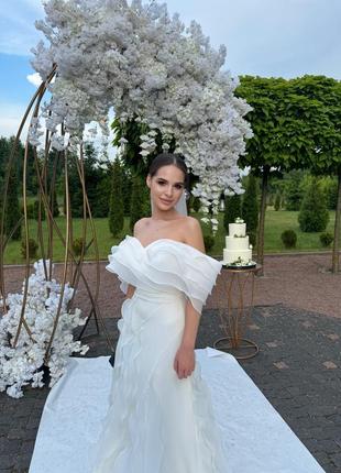 Весільна сукня