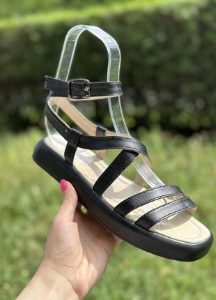 Трендовые женские босоножки бежевого цвета / женские босоножки / кожаные босоножки / бежевые босоножки9 фото