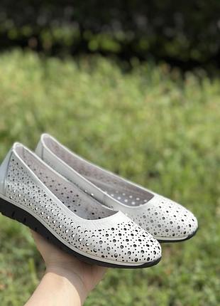 Кожаные балетки с перфорацией/ балетки с перфорацией/ кожаные женские балетки